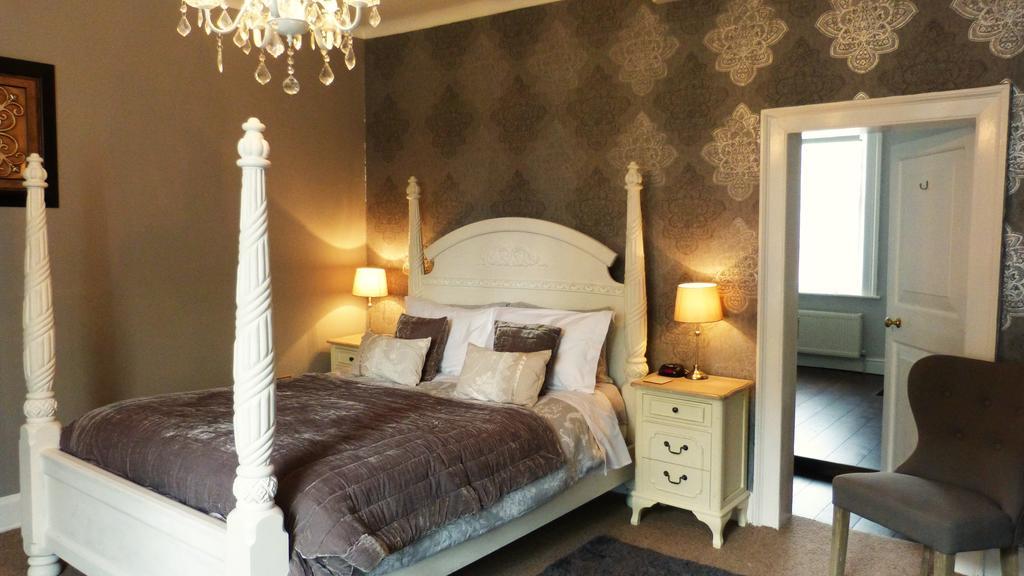 Little Mollington Hall Room photo